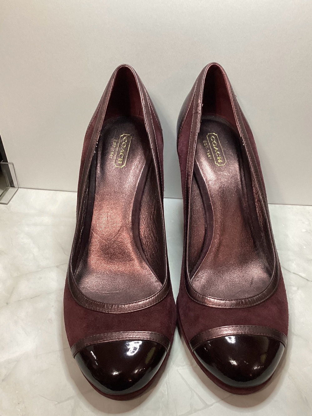 Coach Kerryann  Suede Pumps with Patent Cap Toe - Picture 2 of 10